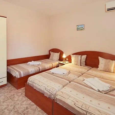 наско чаушев Guest house